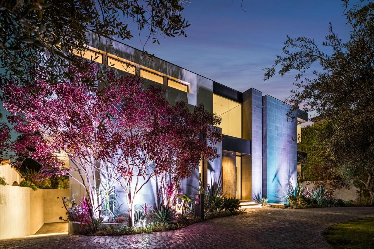 Ultra-modern Mansion In The Heart Of Beverly Hills *