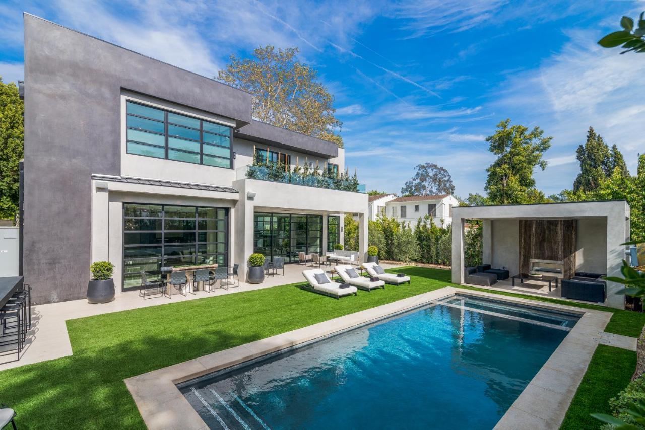 Beverly Hills Majestic Modern Mansion *