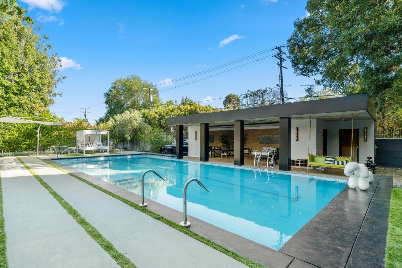 Ultra-modern Mansion In The Heart Of Beverly Hills Villa