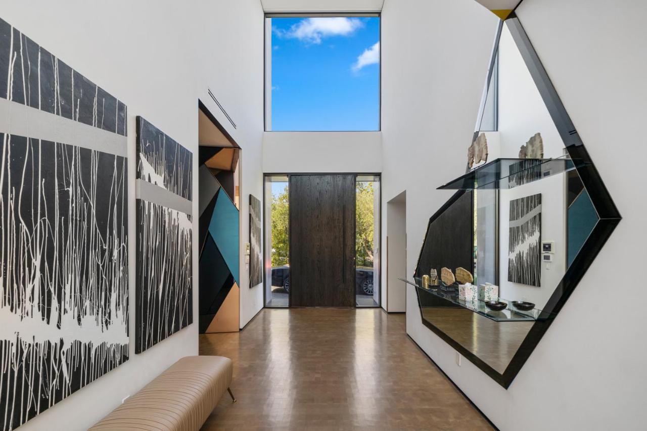 Villa Ultra-modern Mansion In The Heart Of Beverly Hills *