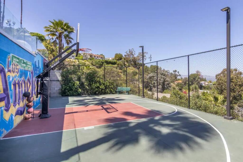 Gorgeous W/pool, Spa, B-ball Court & View!