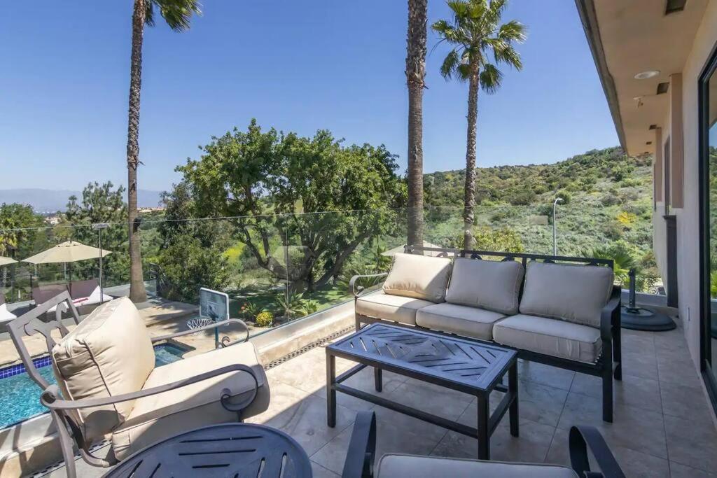 Gorgeous W/pool, Spa, B-ball Court & View! *
