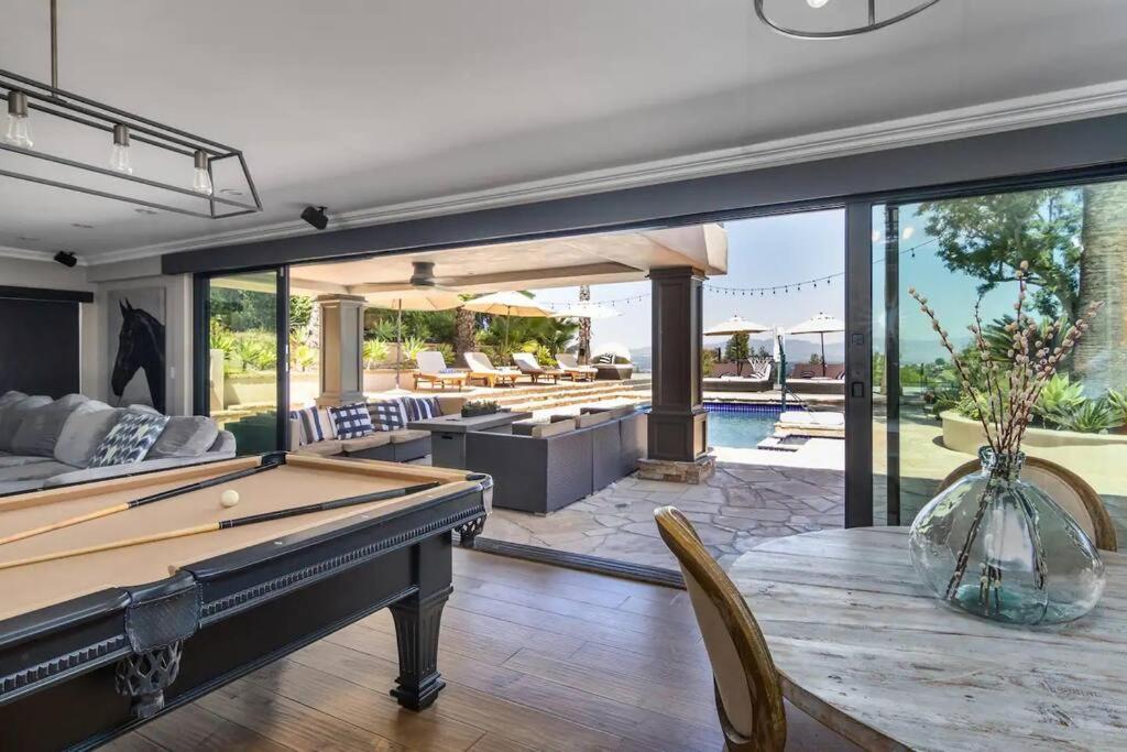 Gorgeous W/pool, Spa, B-ball Court & View!