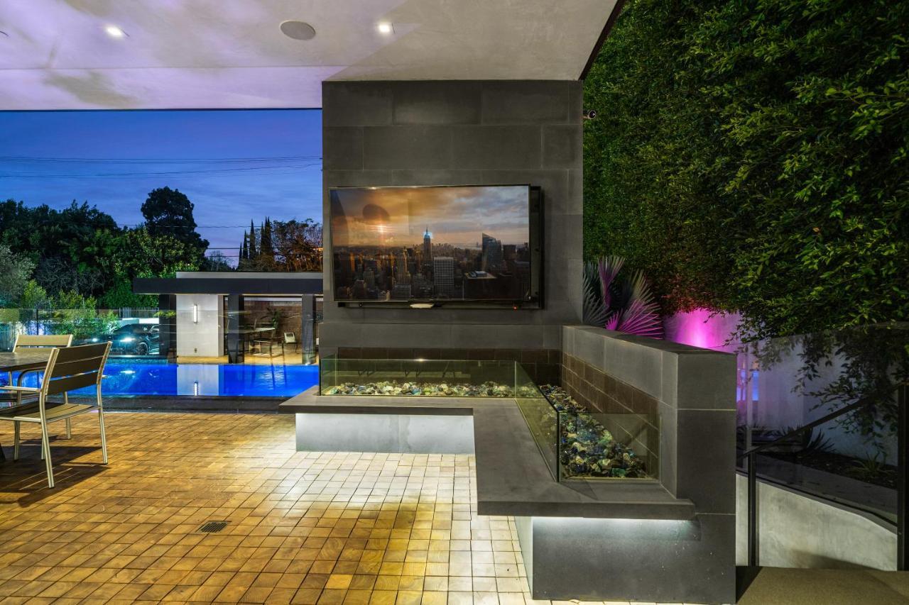 Ultra-modern Mansion In The Heart Of Beverly Hills Villa