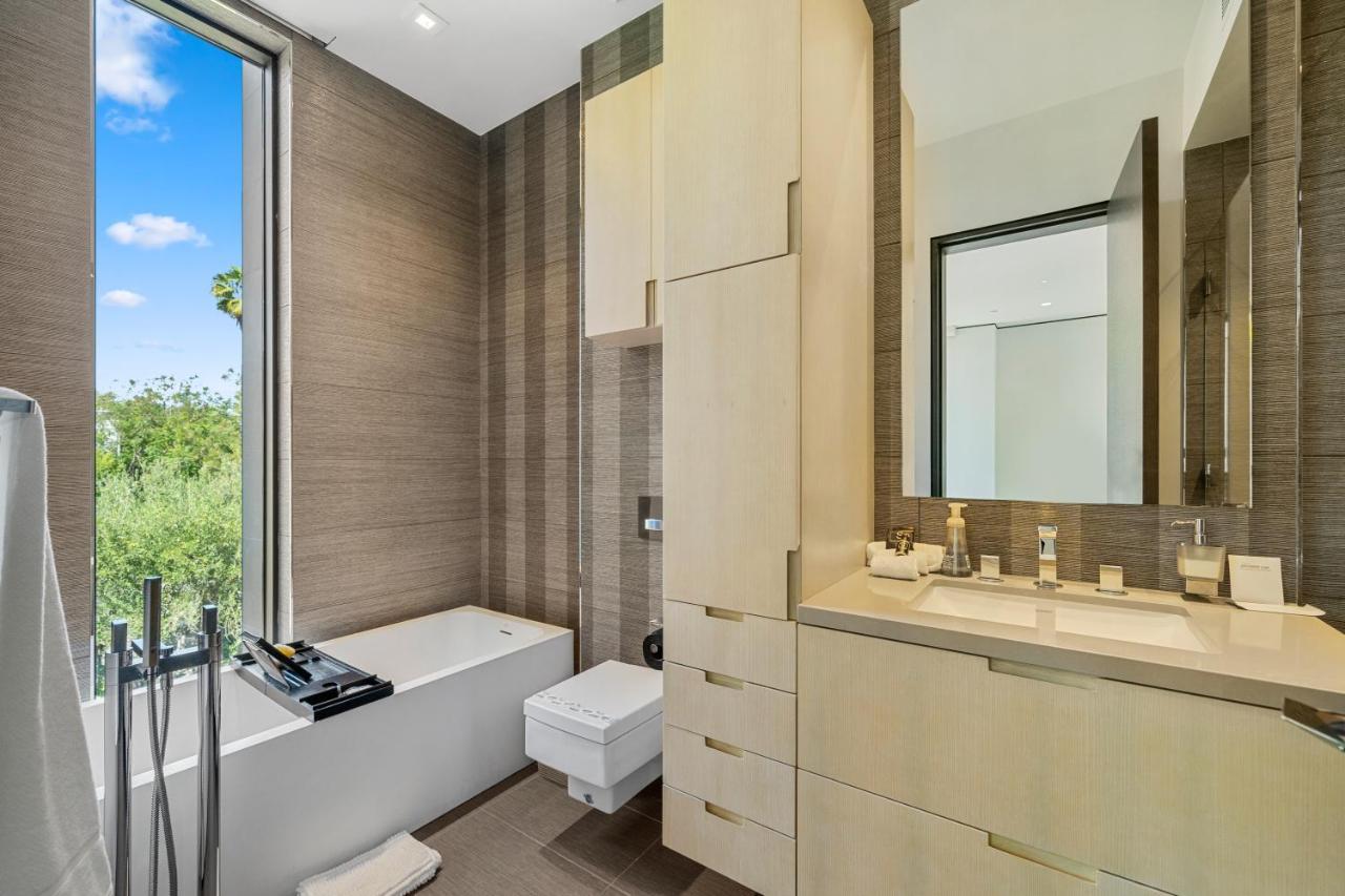 Villa Ultra-modern Mansion In The Heart Of Beverly Hills