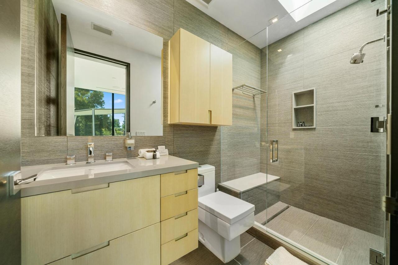 Ultra-modern Mansion In The Heart Of Beverly Hills