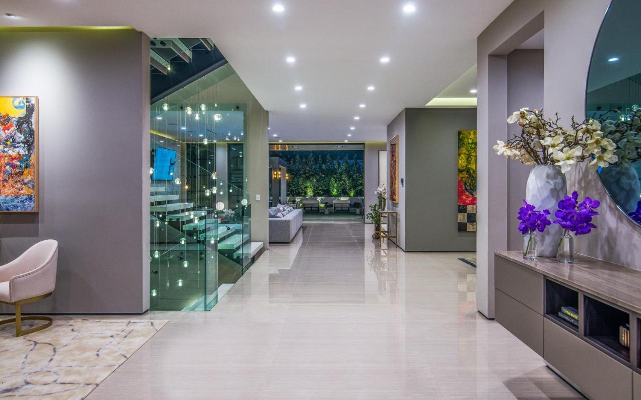Villa Beverly Hills Majestic Modern Mansion