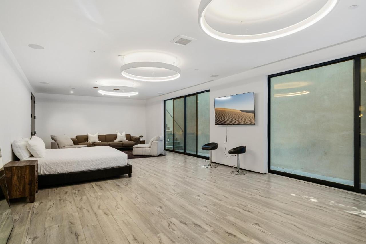Ultra-modern Mansion In The Heart Of Beverly Hills Villa *