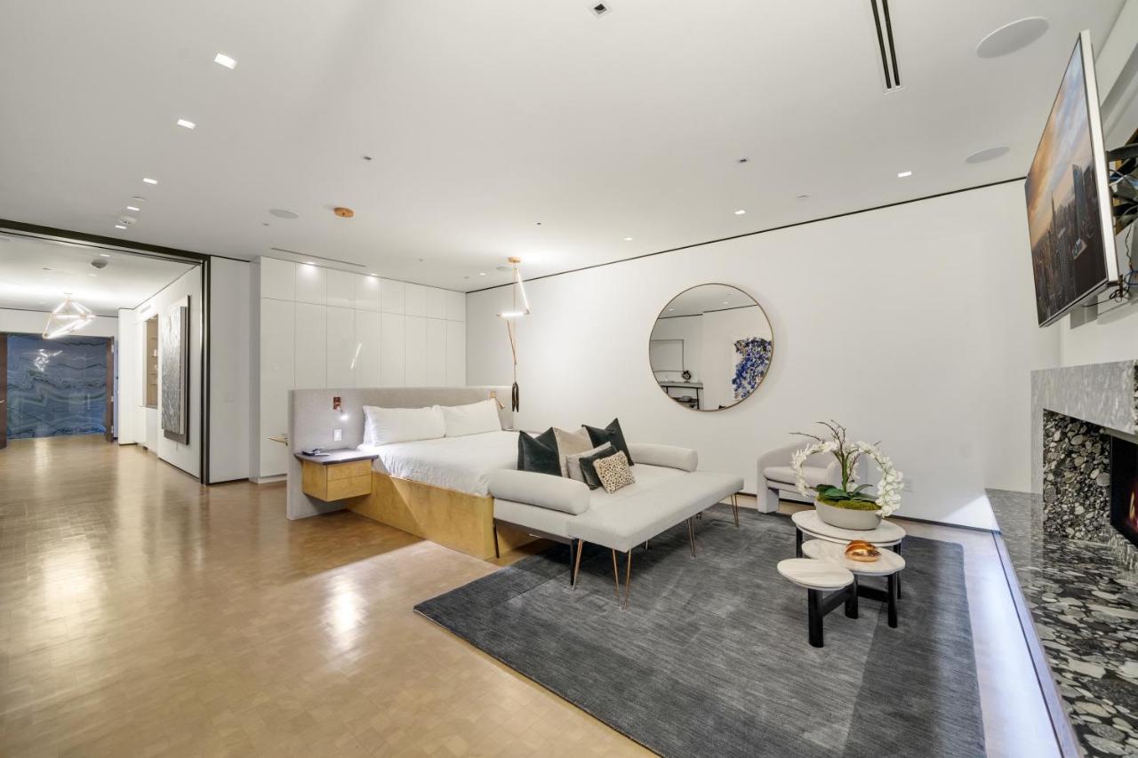 Ultra-modern Mansion In The Heart Of Beverly Hills *