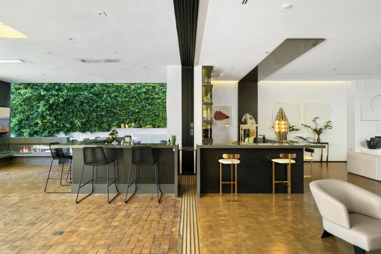 Villa Ultra-modern Mansion In The Heart Of Beverly Hills *