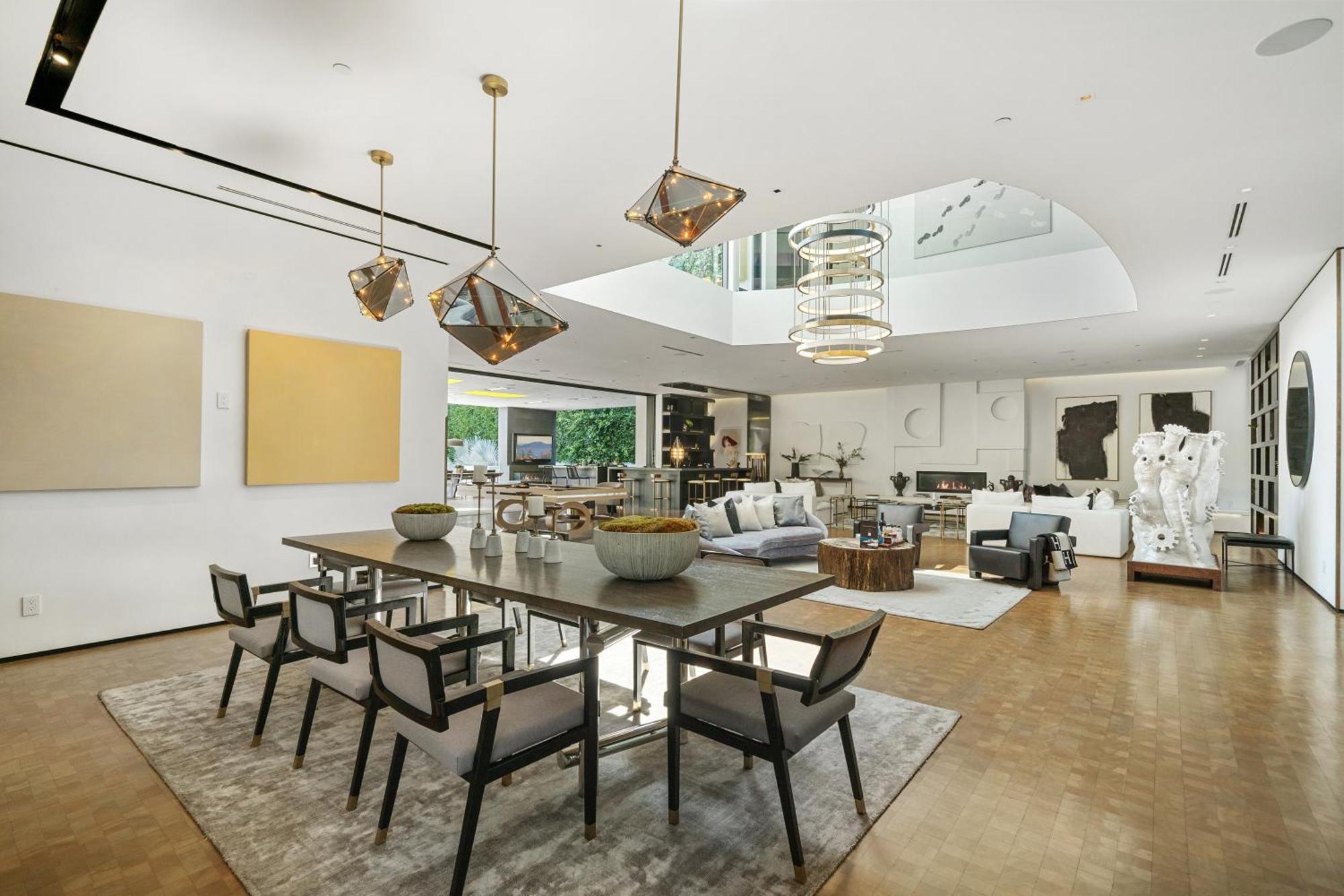 Villa Ultra-modern Mansion In The Heart Of Beverly Hills