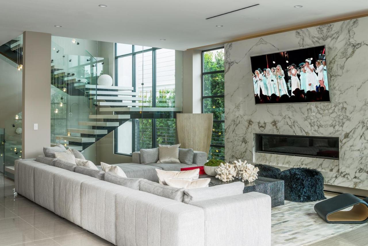 Beverly Hills Majestic Modern Mansion * Los Angeles
