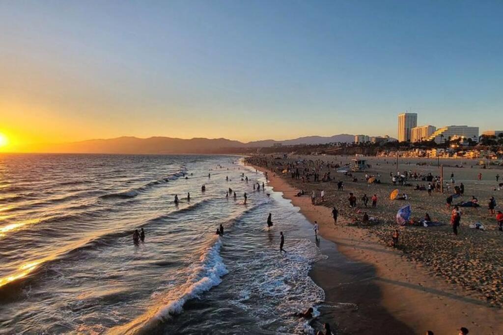 The Santa Monica Area, Any Days,newly Remodeled Apartment *