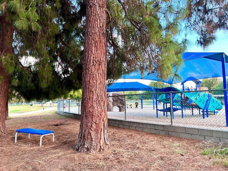 Hidden Gem La: 2bd W/ Dreamy Backyard Holiday home