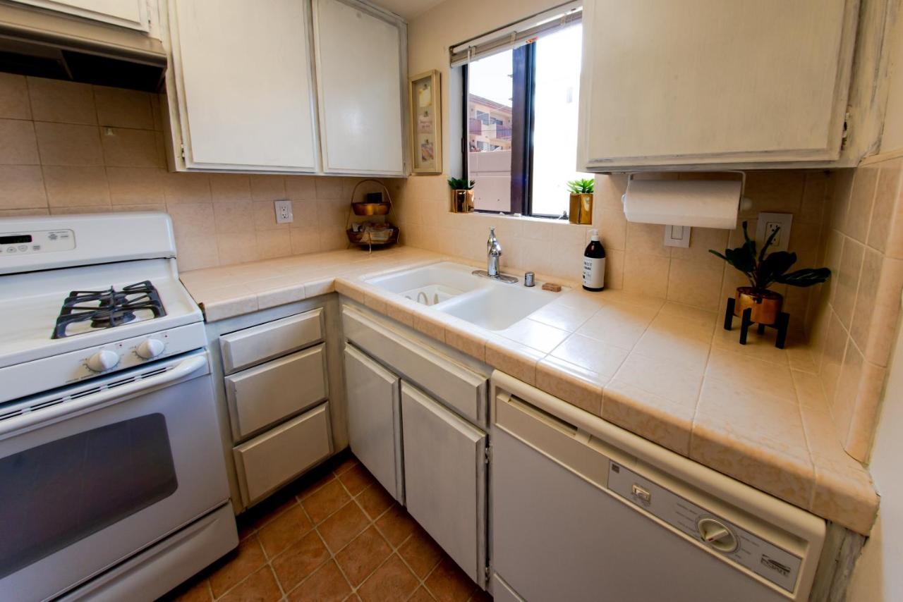 Luxking2bd2cargarageinstnthotwaterdesignercarpet Apartment