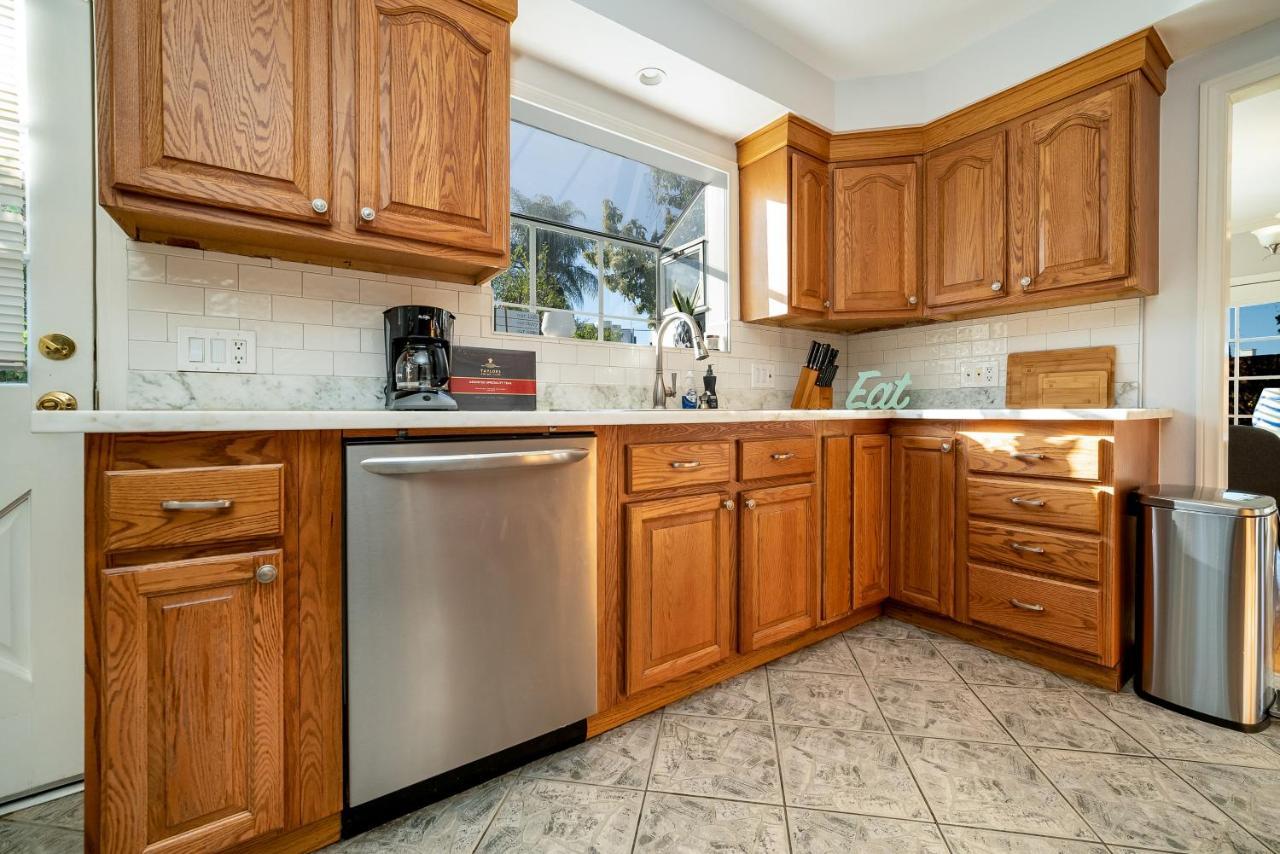 Beautiful Sunny La Oasis - 4br,2bt Whole House - Private Pool And Large Backyard! Los Angeles
