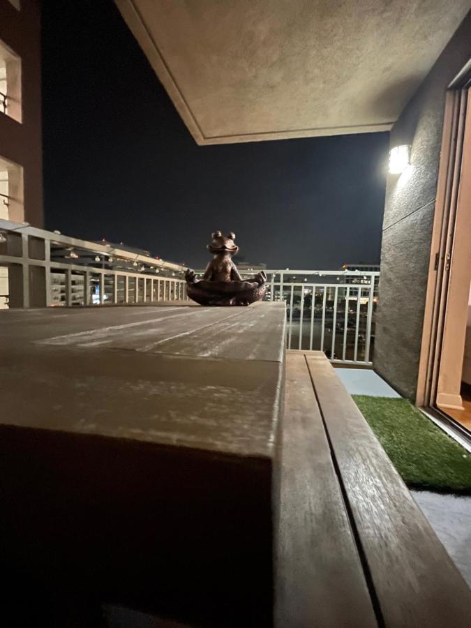2br Self Check In Aparthotel Los Angeles