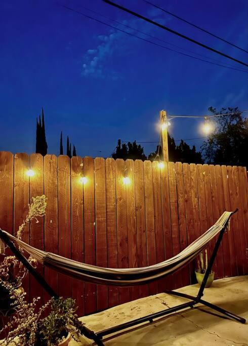Hidden Gem La: 2bd W/ Dreamy Backyard