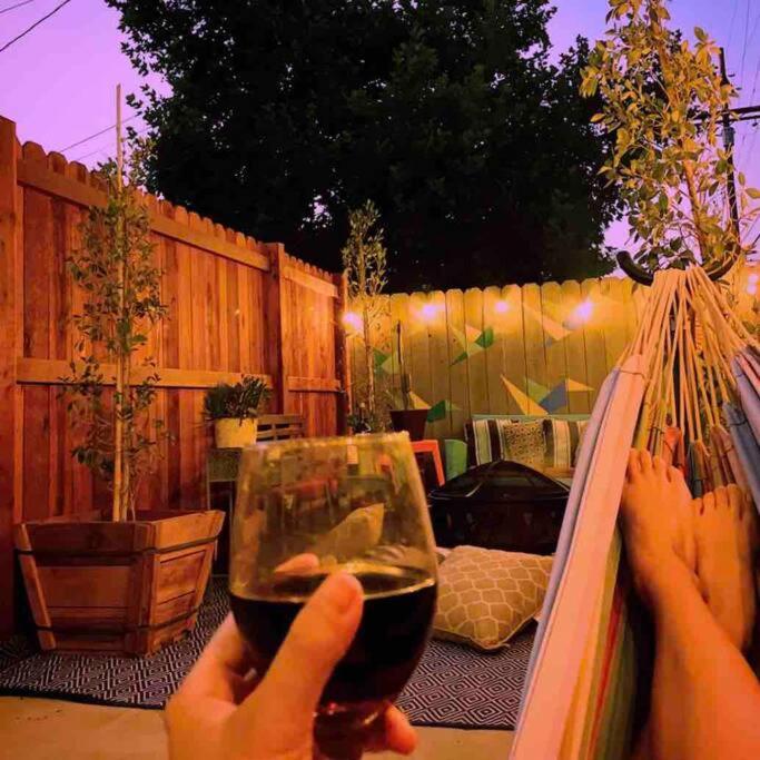 Casa de férias Hidden Gem La: 2bd W/ Dreamy Backyard