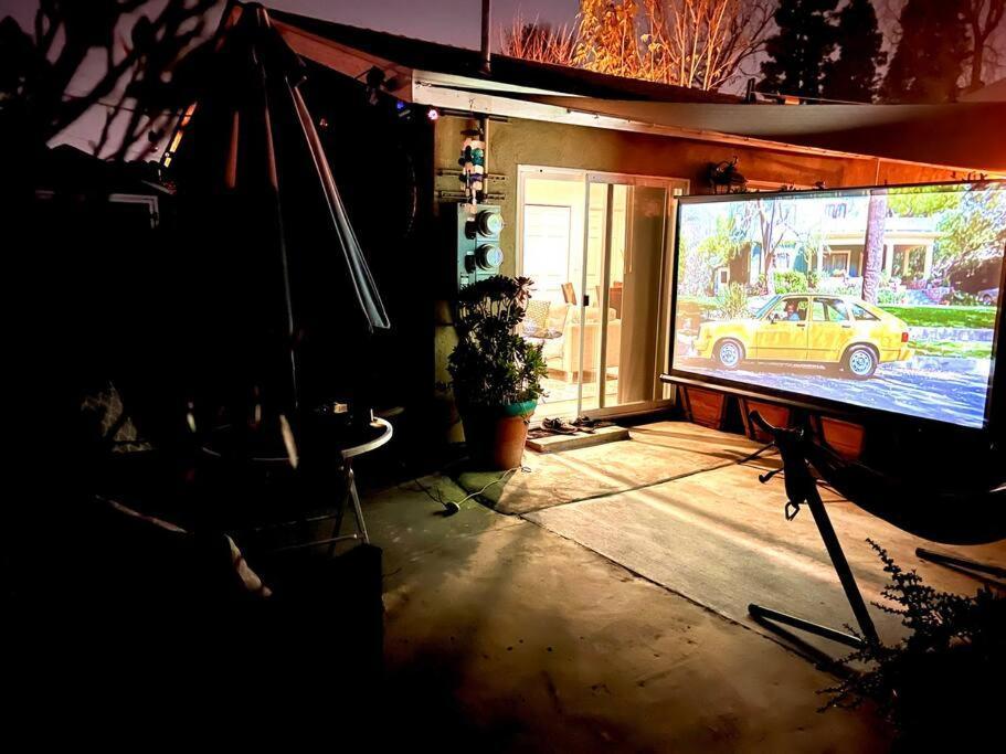 Hidden Gem La: 2bd W/ Dreamy Backyard