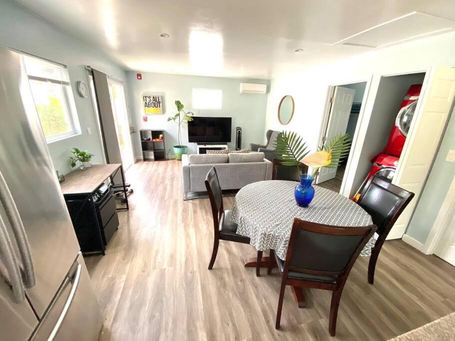 Hidden Gem La: 2bd W/ Dreamy Backyard * Los Angeles