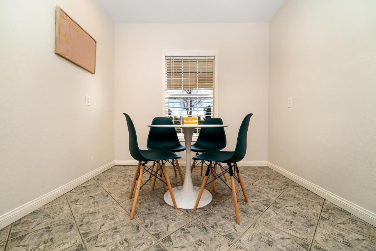 Beautiful Sunny La Oasis - 4br,2bt Whole House - Private Pool And Large Backyard! Villa