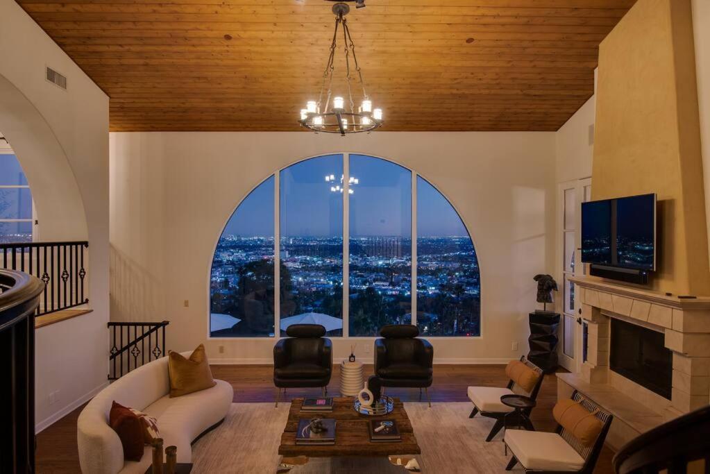Casa de férias Private Spanish Mansion Perched In The Hills Los Angeles