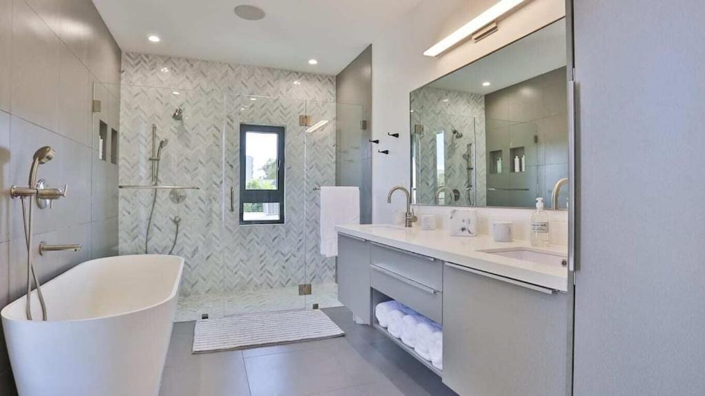 West Hollywood 5 Bd House W Pool &