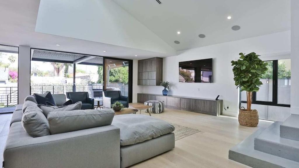 West Hollywood 5 Bd House W Pool & Villa Los Angeles