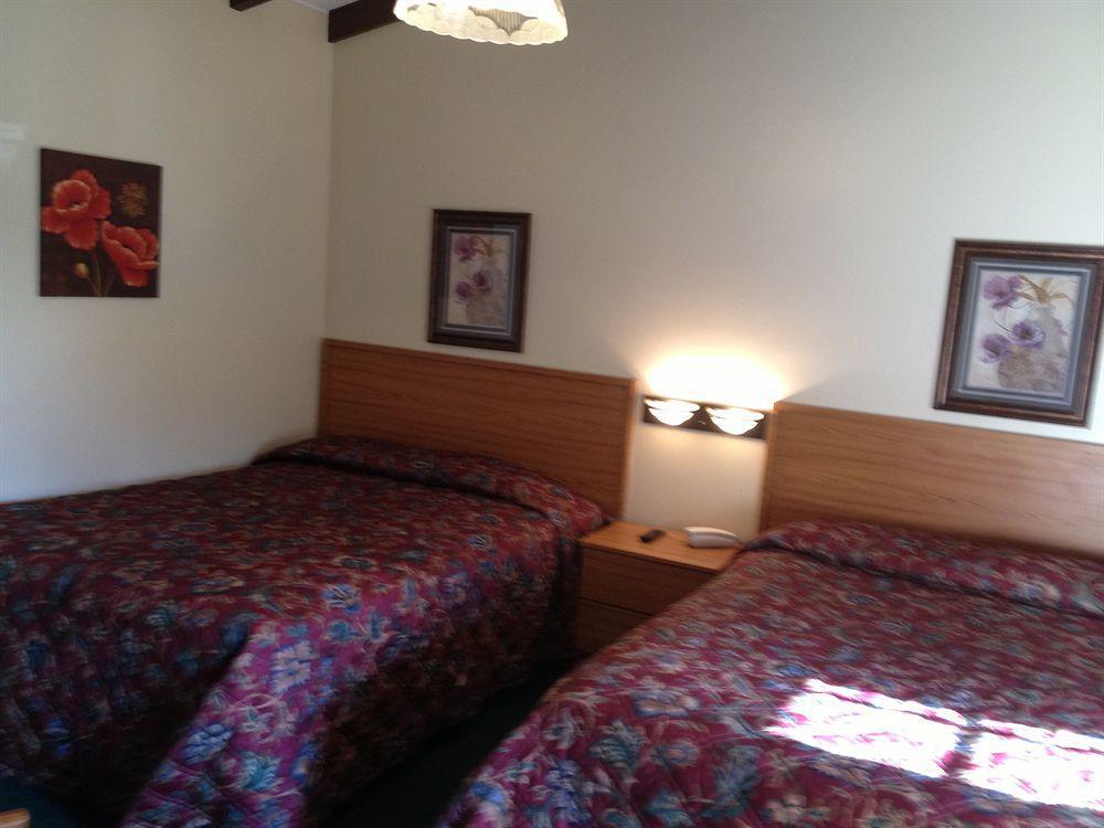 El Patio - Near Universal Hollywood Motel Los Angeles