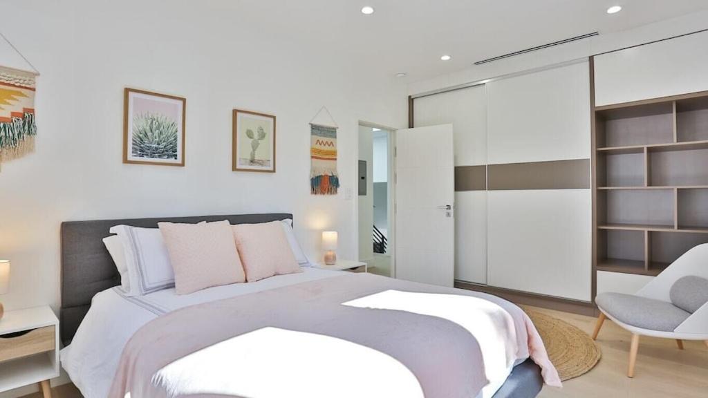 West Hollywood 5 Bd House W Pool & Villa