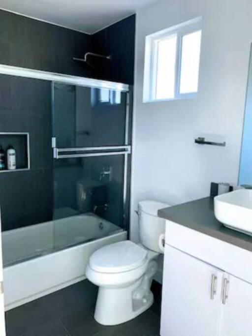 4br Townhouse In Mid City *
