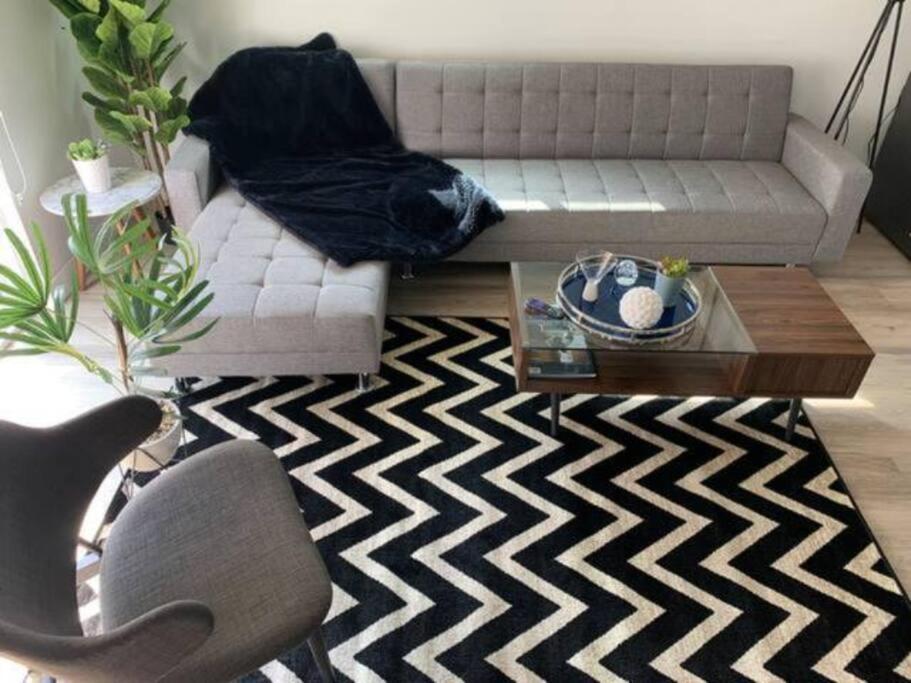 Holiday home 4br Townhouse In Mid City