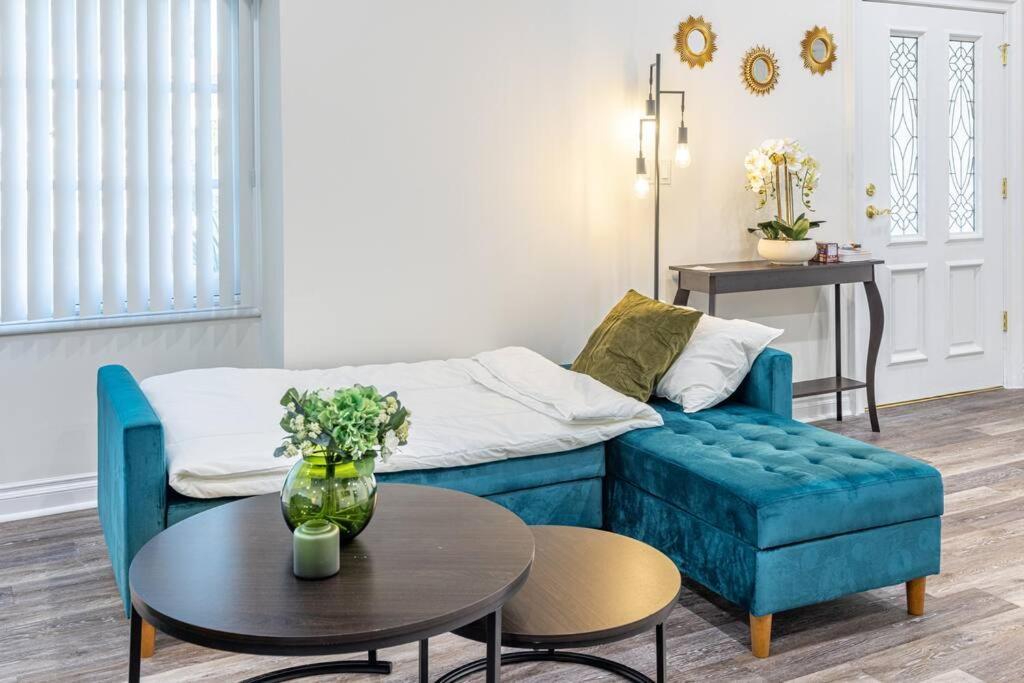 Stunning, Newly Remodeled Bright Los Angeles