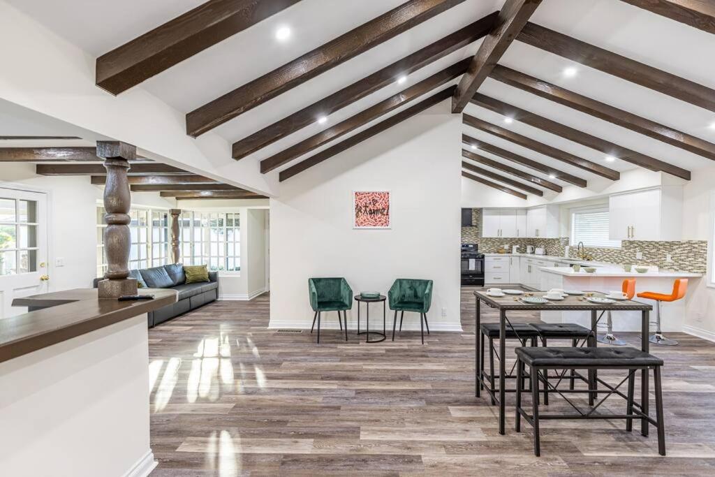 Stunning, Newly Remodeled Bright Los Angeles