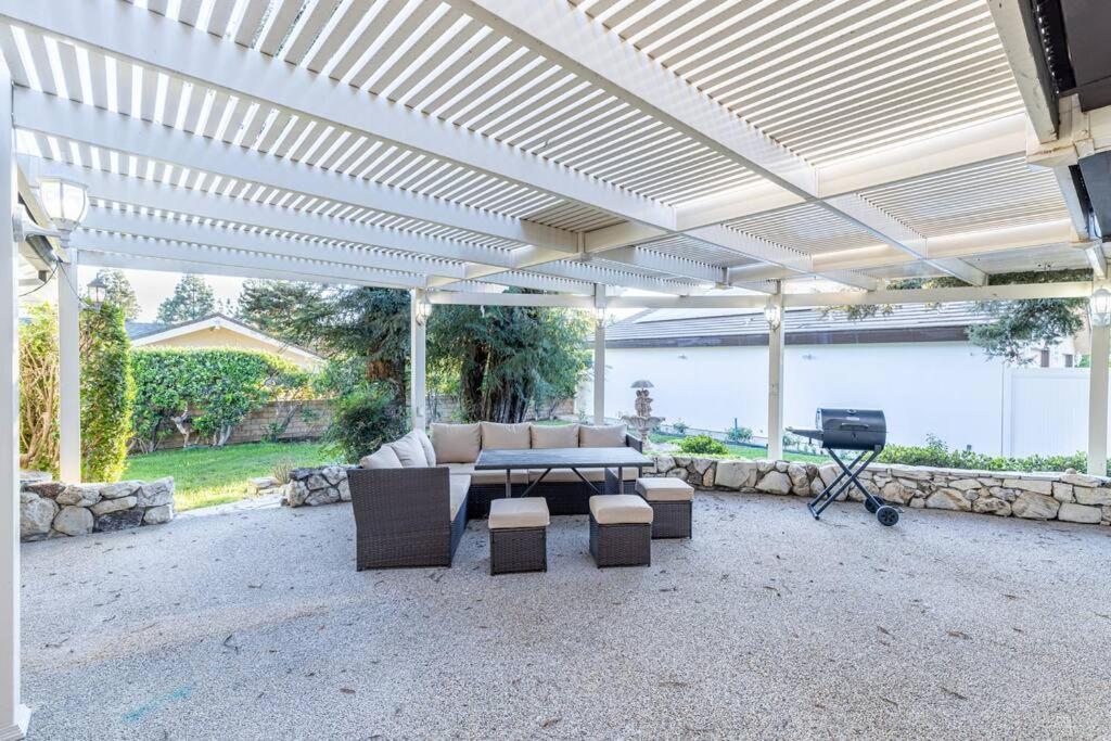 Stunning, Newly Remodeled Bright Los Angeles