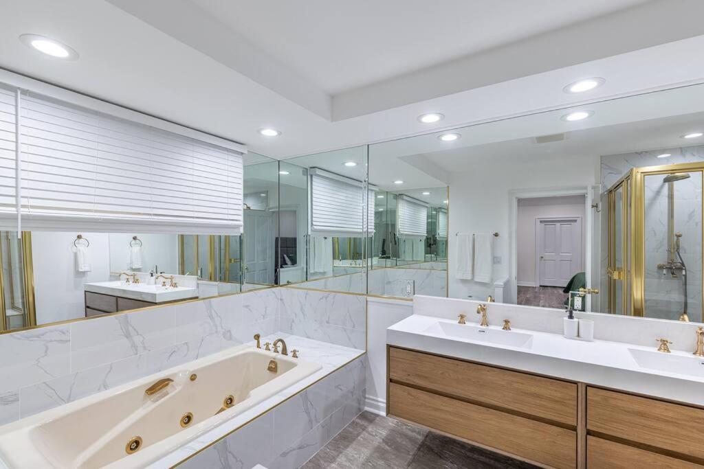 Stunning, Newly Remodeled Bright Pousada Los Angeles
