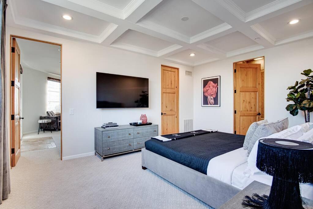 Private Spanish Mansion Perched In The Hills Los Angeles