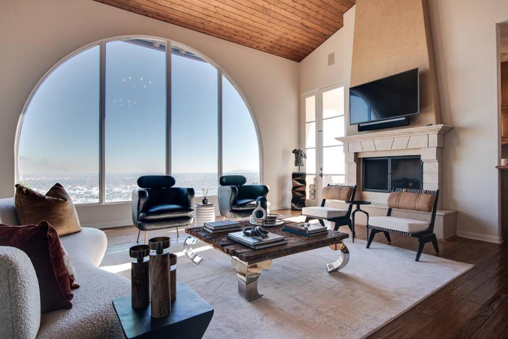 Casa de férias Private Spanish Mansion Perched In The Hills Los Angeles