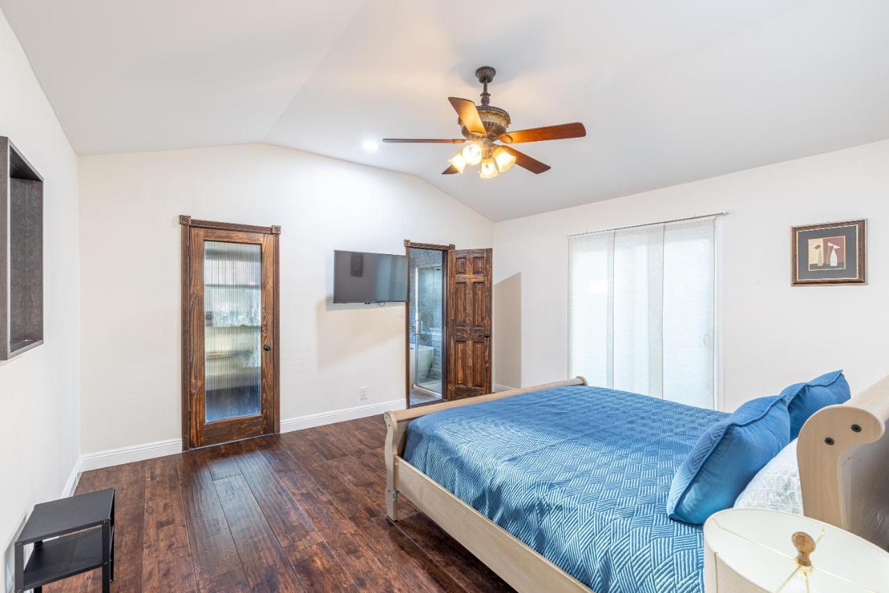 Spacious With Garden & Pool *