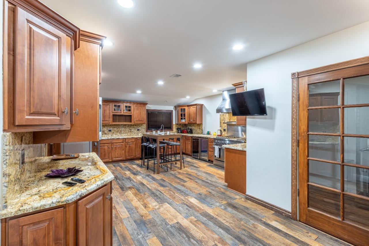 Spacious With Garden & Pool *