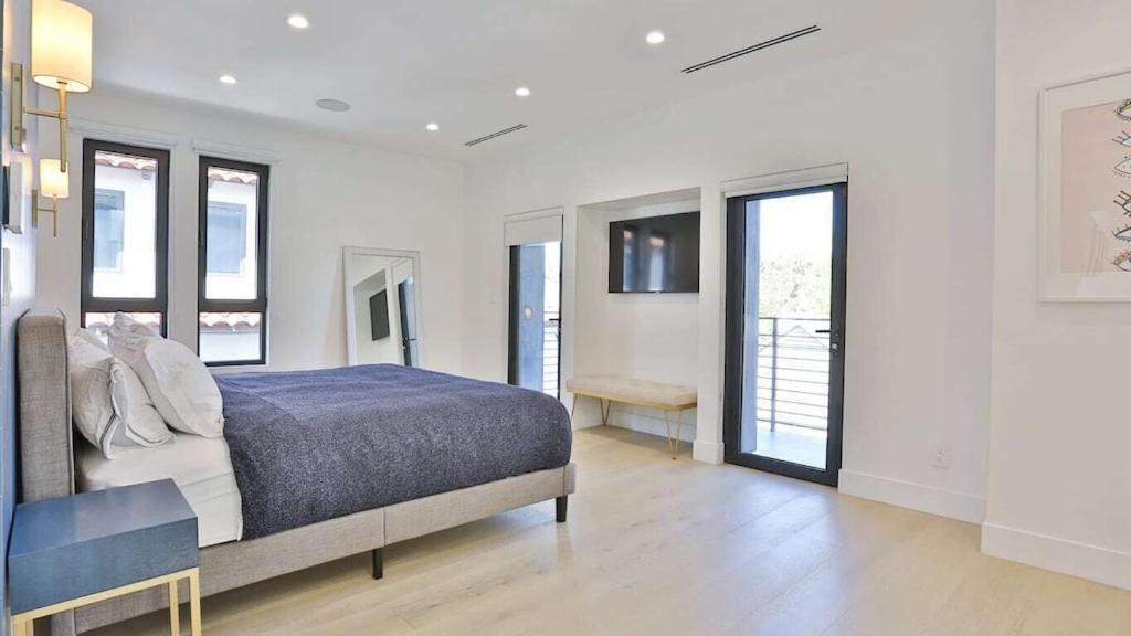 West Hollywood 5 Bd House W Pool & Villa *