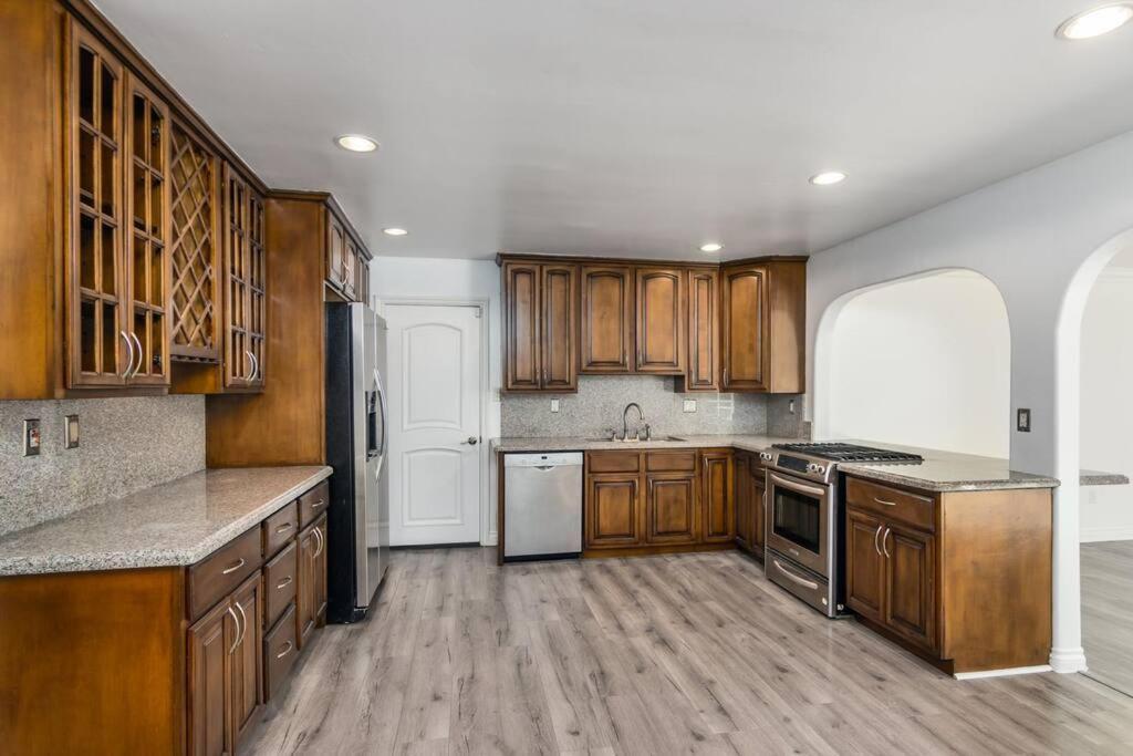 Woodland Hills 3 Bedroom W/ Pool And * Los Angeles