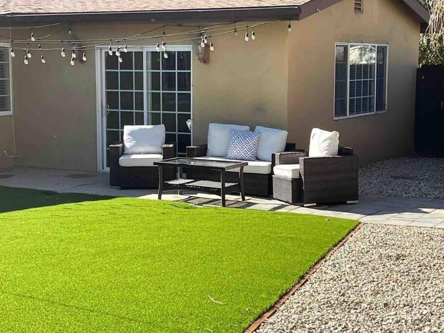 Woodland Hills 3 Bedroom W/ Pool And Holiday home