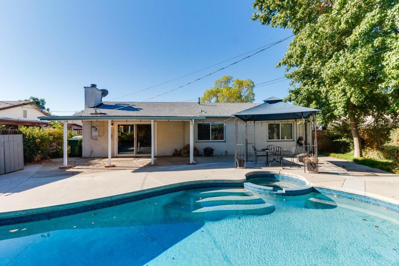 4 Bedroom West Hills Charmer With Pool And Jacuzzi * Los Angeles