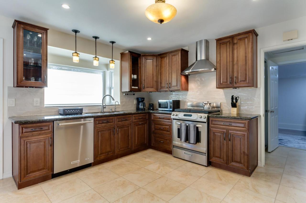 4 Bedroom West Hills Charmer With Pool And Jacuzzi * Los Angeles