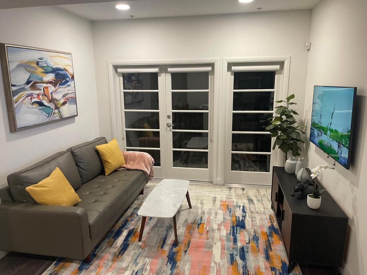 Apartment Lovely 2/2 In Heart Of Santa Monica With Free Parking Los Angeles