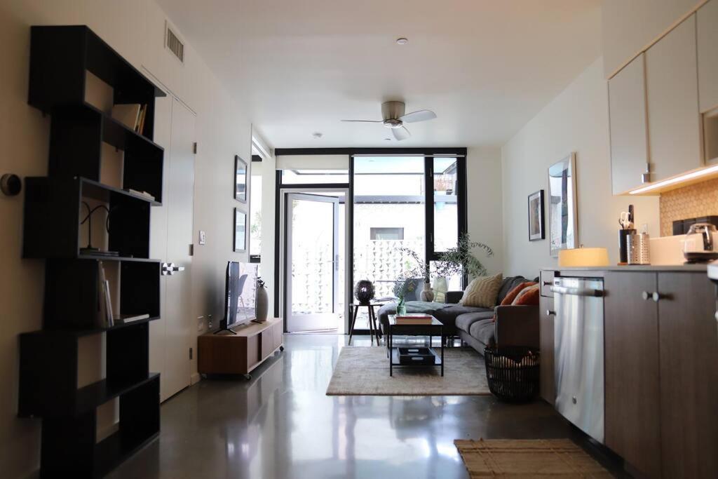 Apartment Rose In West Hollywood Los Angeles
