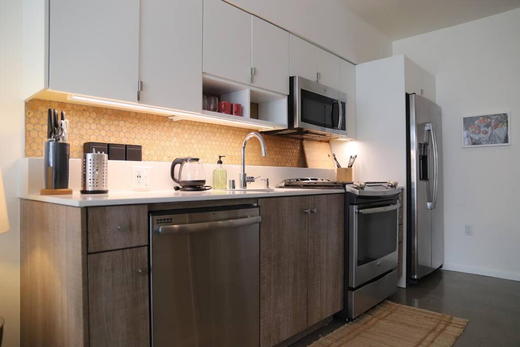 Apartment Rose In West Hollywood *