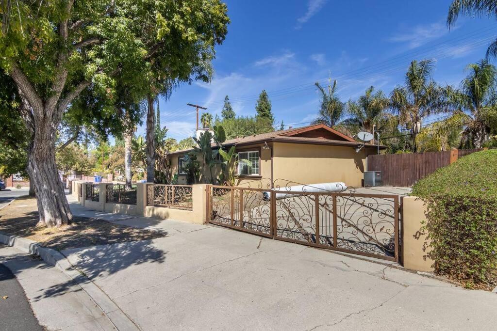 Woodland Hills 3 Bedroom W/ Pool And Los Angeles